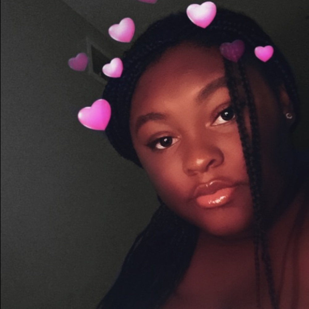 Meet your Posher, Alicia